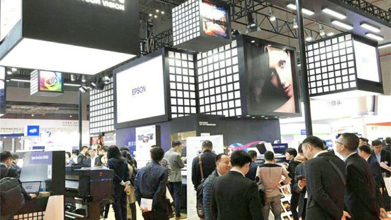 成都喷绘写真材质怎么选？先看懂这六类材料的真实差异